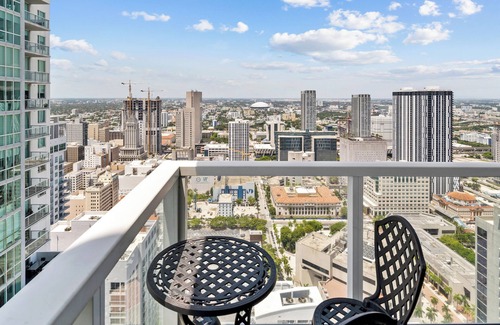Downtown Miami Condo | Charming 2-bedroom condo with WiFi, in vibrant Downtown Miami