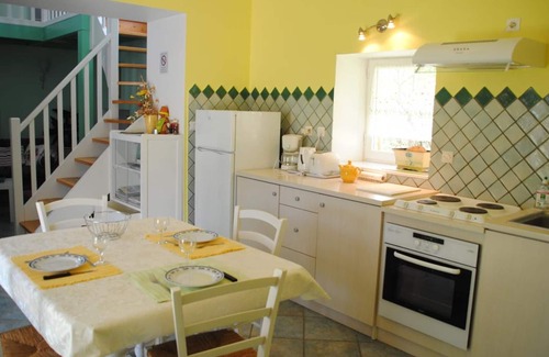 Lentigny Cottage | Charming 2-Bedroom Cottage with Private Garden and Modern Amenities in Peaceful Setting