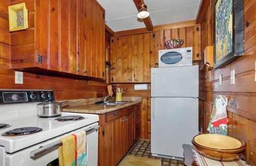 Prescott Cottage | Charming 2-bedroom cottage with WiFi, AC in awesome Prescott