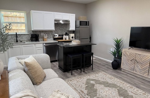 Tulsa Cottage | Charming 2-bedroom cottage in Tulsa