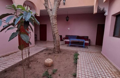 Hivernage House | Charming 2-bedroom farmhouse with AC, WiFi in the lovely Marrakech countryside