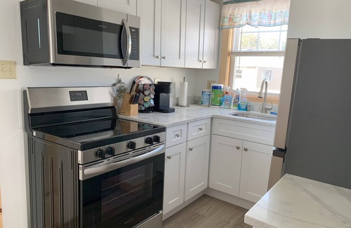 York Beach Apartment | Charming 2-bedroom first floor apartment in delightful York Beach with AC, WiFi