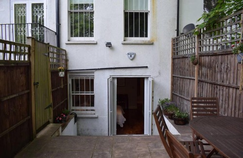 Bedford Apartment | Charming 2 Bedroom Flat in Balham