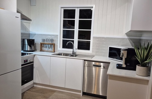 Wynnum House | Charming 2-bedroom getaway with pool