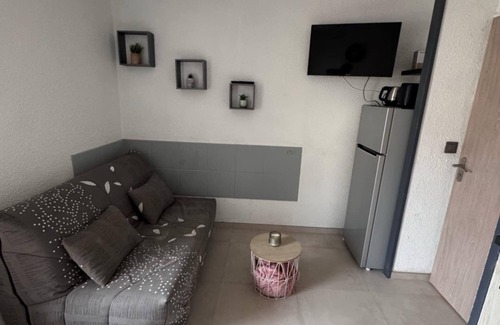 Marseillan House | Charming 2-bedroom house for 4 people with pool, terrace, close to the beach