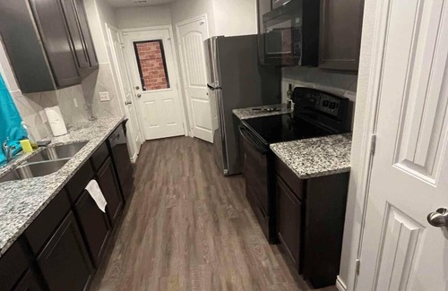 Fort Worth House | Charming 2-bedroom house with WiFi and AC in lovely Fort Worth