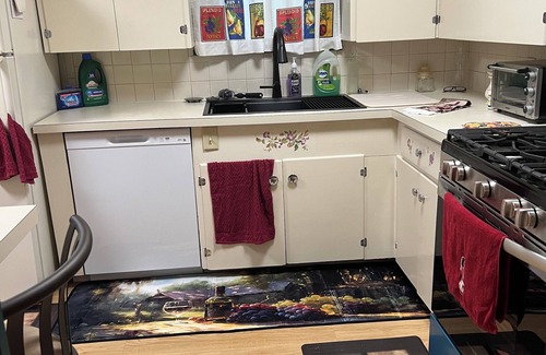 Richardson House | Charming 2-bedroom house with WiFi, AC in delightful Richardson