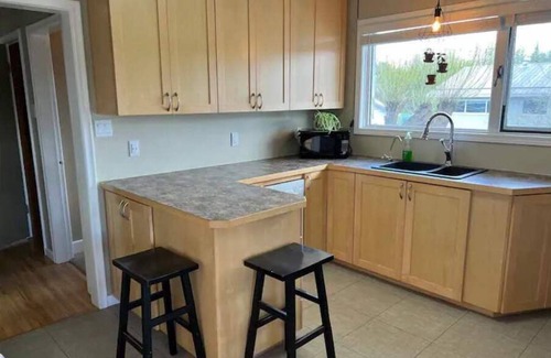 East Kootenay Apartment | Charming 2 bedroom home.🏔
