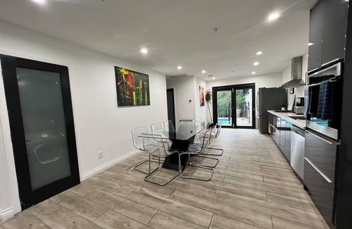 North Central House | Charming 2-bedroom house in delightful Pasadena with AC