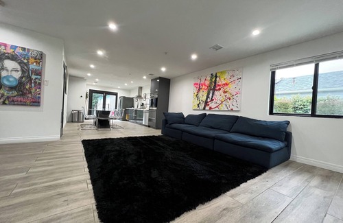 North Central House | Charming 2-bedroom house in delightful Pasadena with AC