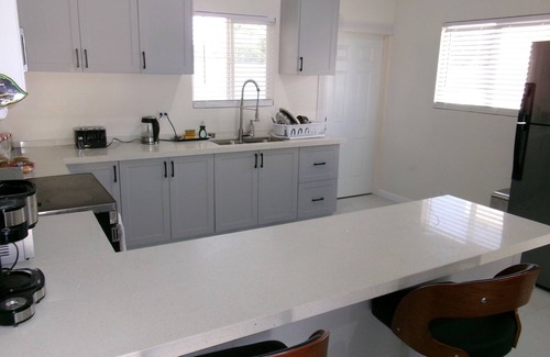 West End House | Charming 2-bedroom house in with AC, Pool, hot water, washer and dryer, gated.