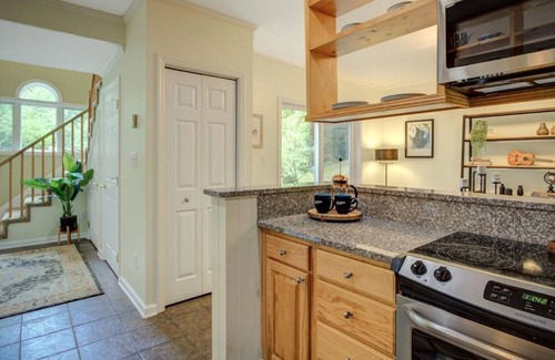 Boone House | Charming 2-bedroom house with WiFi, AC in marvelous Boone