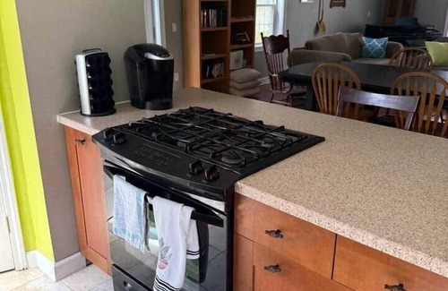 Willoughby Hills Apartment | Charming 2-bedroom Kirtland apartment - Walk to Kirtland Temple