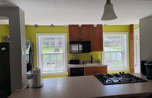 Willoughby Hills Apartment | Charming 2-bedroom Kirtland apartment - Walk to Kirtland Temple