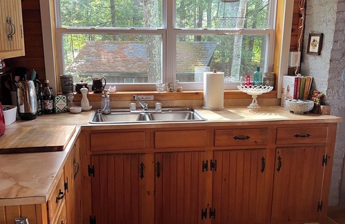 Unity Cottage | Charming 2-Bedroom Lake Front Cottage with WiFi and A/C on Tranquil Unity Pond