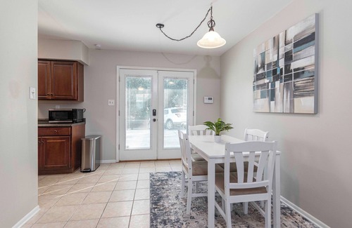 Lafayette House | Charming 2-bedroom, queen-bed, townhome in the center of Lafayette with AC, WiFi