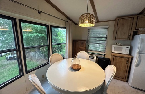 Meredith House | Charming 2-bedroom Ranch Style Waterfront Mobile with Boat dock in Meredith - AC