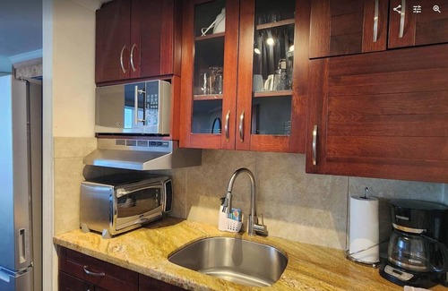 Waikiki Condo | Charming 2-bedroom separate entry condos in fabulous Honolulu with Free Parking