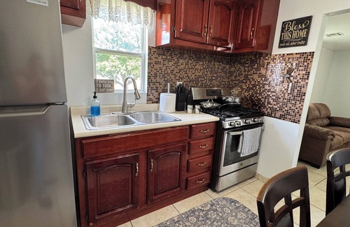 Montezuma House | Charming 2-Bedroom Stay in Montezuma – Breakfast Included