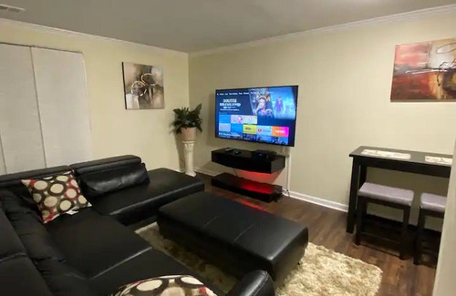 Greensboro House | Charming 2-bedroom townhome with WiFi, AC in Greensboro Big screen Smart TVs