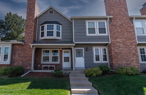 Prides Crossing House | Charming 2-bedroom townhome with AC, WiFi in enchanting Aurora
