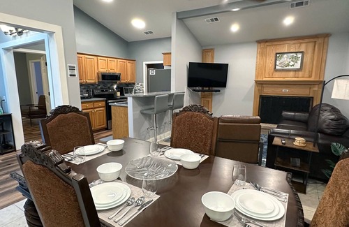 South Baton Rouge Condo | Charming 2-bedroom condo with WiFi, AC in welcoming Baton Rouge
