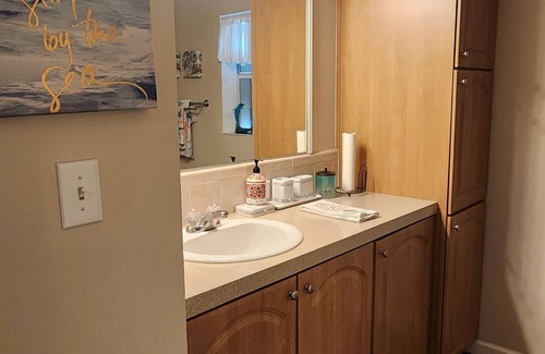 Fort Pierce Shores House | Charming 2-bedroom house in N Hutchinson Island across the street from the beach