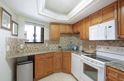 Fort Pierce Condo | Charming 2-bedroom condo with private beach and golf course on Hutchinson Island