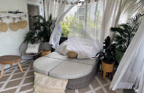Ocean Breeze Circle Cottage | Charming 2-bedroom Beach Cottage Steps from the Sand!