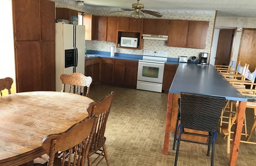 Port Lavaca House | Charming 2-bedroom house with a beautiful view, WiFi, AC in Olivia