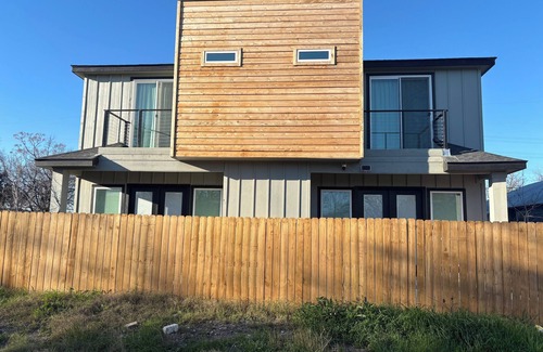 Eastside Promise Neighborhood House | Charming 2-bedroom townhome in San Antonio with AC
