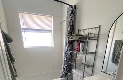 Paluxy Cabin | Charming 2 bedroom/1bath ranch bunk house located just outside Stephenville.