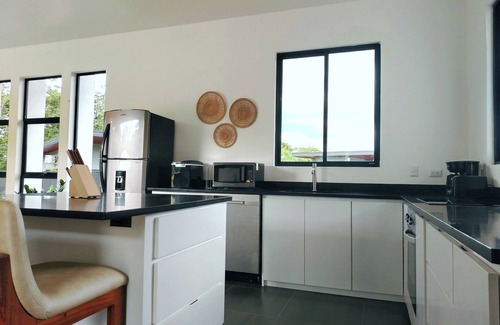 La Fortuna Villa | Charming 2-bedroom villa in La Fortuna with AC, WiFi, pool and volcano view