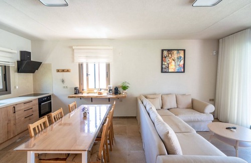 Hisaronu Villa | Charming 2-bedroom villa in serene Hisarönü Marmaris with AC
