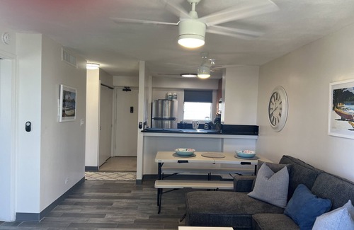 McCully - Moiliili Apartment | Charming 2 bedroom Waikiki Apt, Sleeps 6 with FREE parking