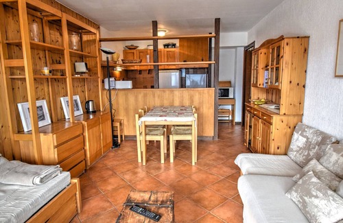 Morzine Apartment | Charming 2-room apartment with pool and parking, close to slopes in Morzine
