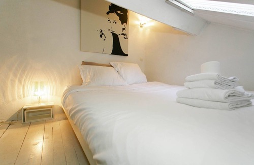 Les Iles Apartment | Charming 2-room apartment in the heart of Paris - Ile Saint Louis: Timeless charm