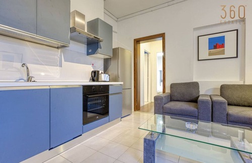 Sliema Apartment | Charming 2BR Apt with Balcony & city views, Sliema