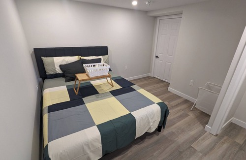 Hamilton House | Charming 2BR at walking distant from Mall, retails, parks and restaurants.