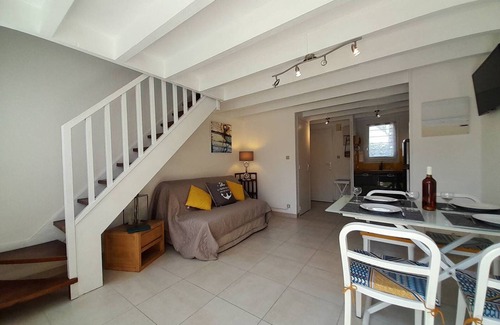La Trinite-sur-Mer Villa | Charming 2BR Villa in La Trinité/Mer, 800m from Beach, WiFi, Terrace, Close to Port