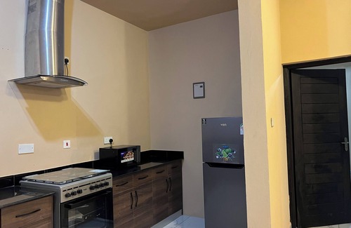Gede House | Charming 2BR Getaway, Fast Wi-Fi, Free Parking & Near the Shore