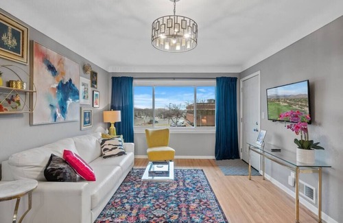 St. Paul Apartment | Charming 2BR Home in the Heart of St. Paul