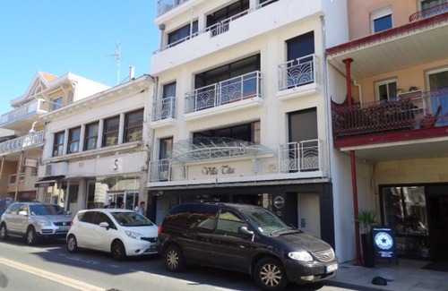 Arcachon Apartment | Charming 2BR in Central Arcachon with Parking, WiFi & Balcony