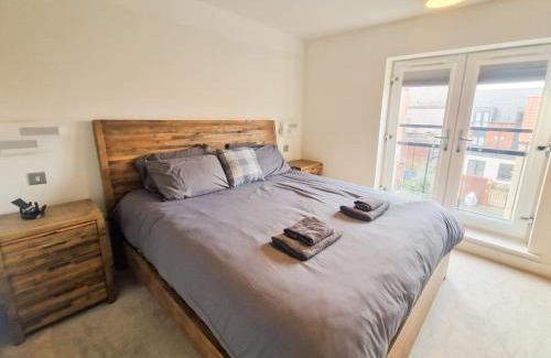Hull House | Charming 2BR Townhouse with Games Room