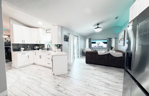 Indian Trails House | Charming 3/2 15 min. To beach , Pet friendly, fully fenced backyard
