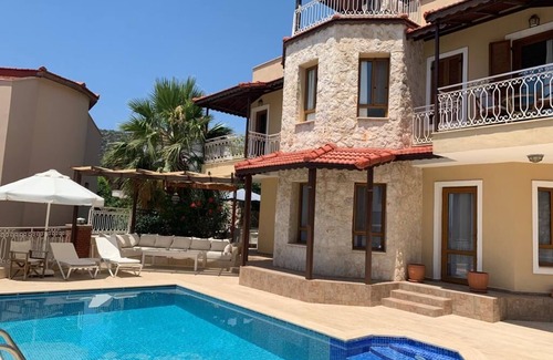 Kalkan House | Charming 3/4 bedroomed Villa with private pool and stunning rooftop terrace