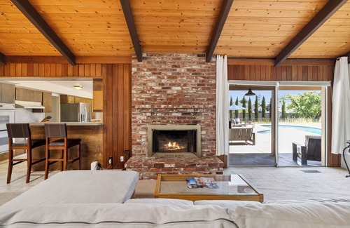 St. Helena Villa | Charming 3 Bdrm 3 bath w/a heated pool in the heart of wine country in St Helena