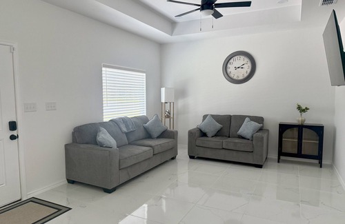Brownsville House | Charming 3-bed 2 Bath Home near Airport and South Padre Island