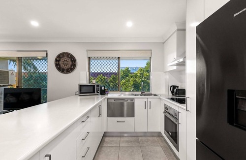 Nundah Apartment | Charming 3-bed Apartment near Local Shops