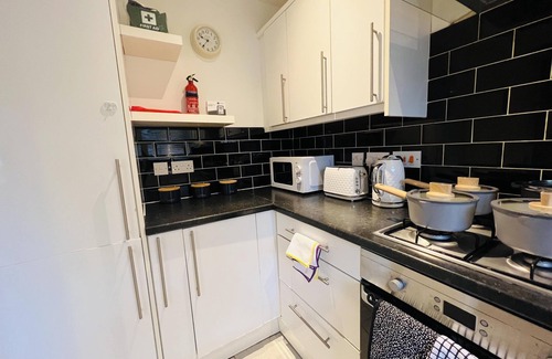 Levenshulme House | Charming 3-Bed House in Levenshulme, Manchester